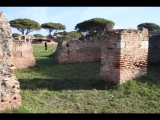 05100 ostia - regio i - insula xix - horrea dei mensores (i,xix,4) - ostseite - 7. raum von sueden - hinterer raum - bli ri suedosten - 01-2024.jpg